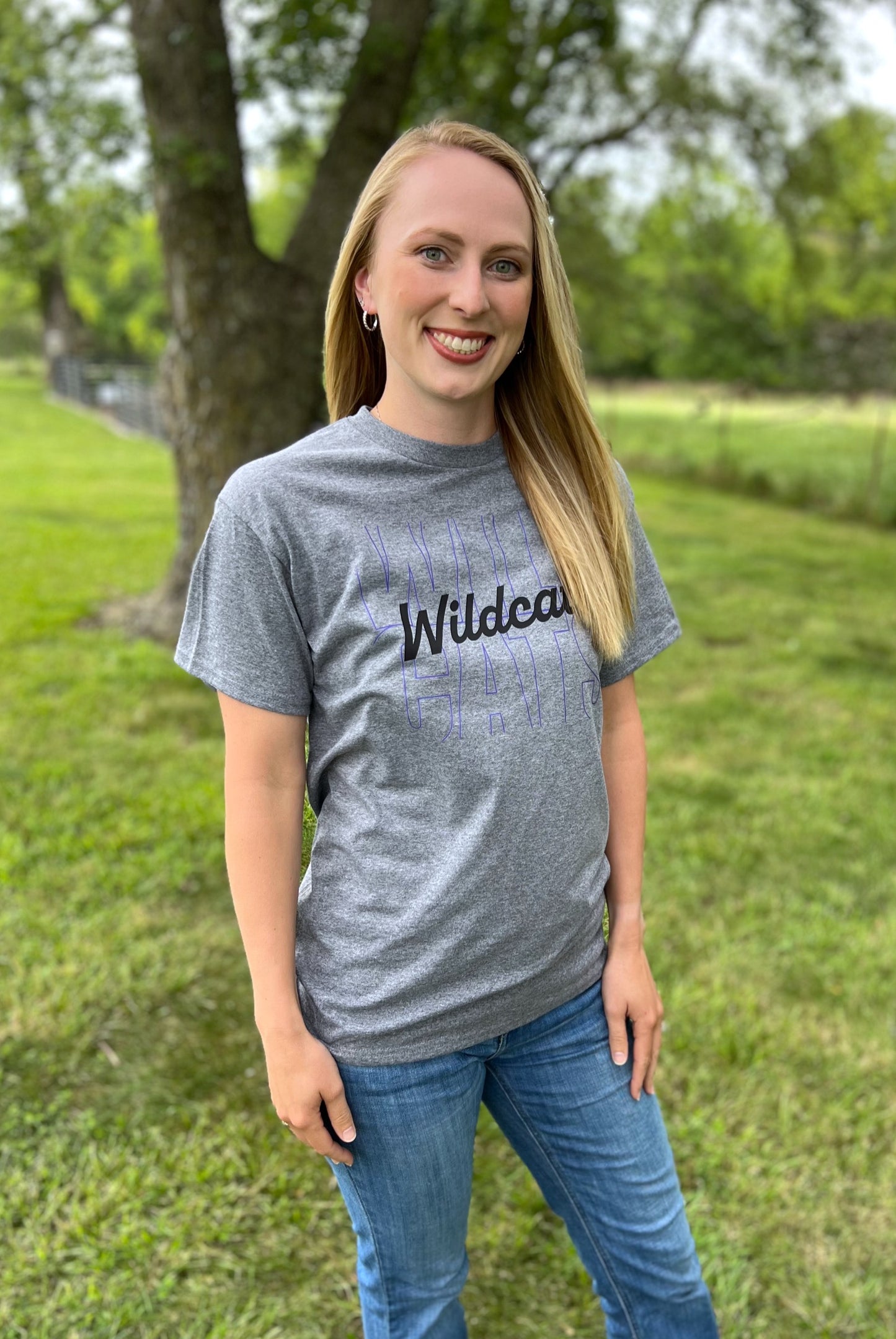 *Whoa Nellie* Cats Outline Tee